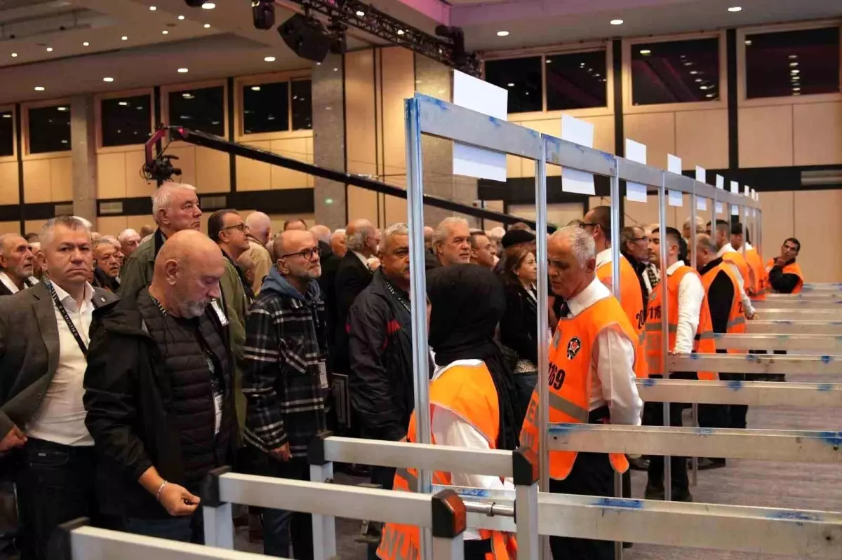 besiktas divan kurulu secimi basladi k8WzL779.jpg