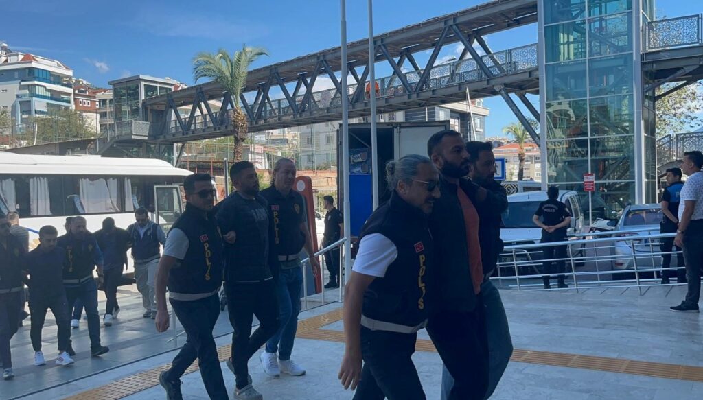 cesedi sarp kayaliklarda bulunmustu iki kisi tutuklandi r8tPPSML.jpg