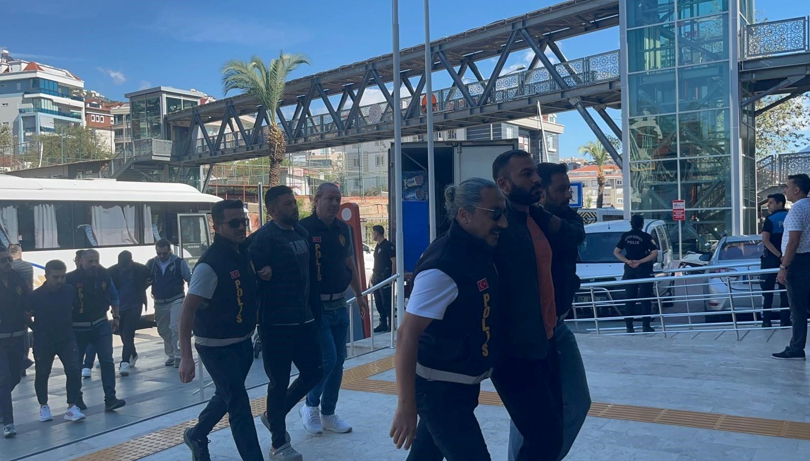 cesedi sarp kayaliklarda bulunmustu iki kisi tutuklandi r8tPPSML.jpg