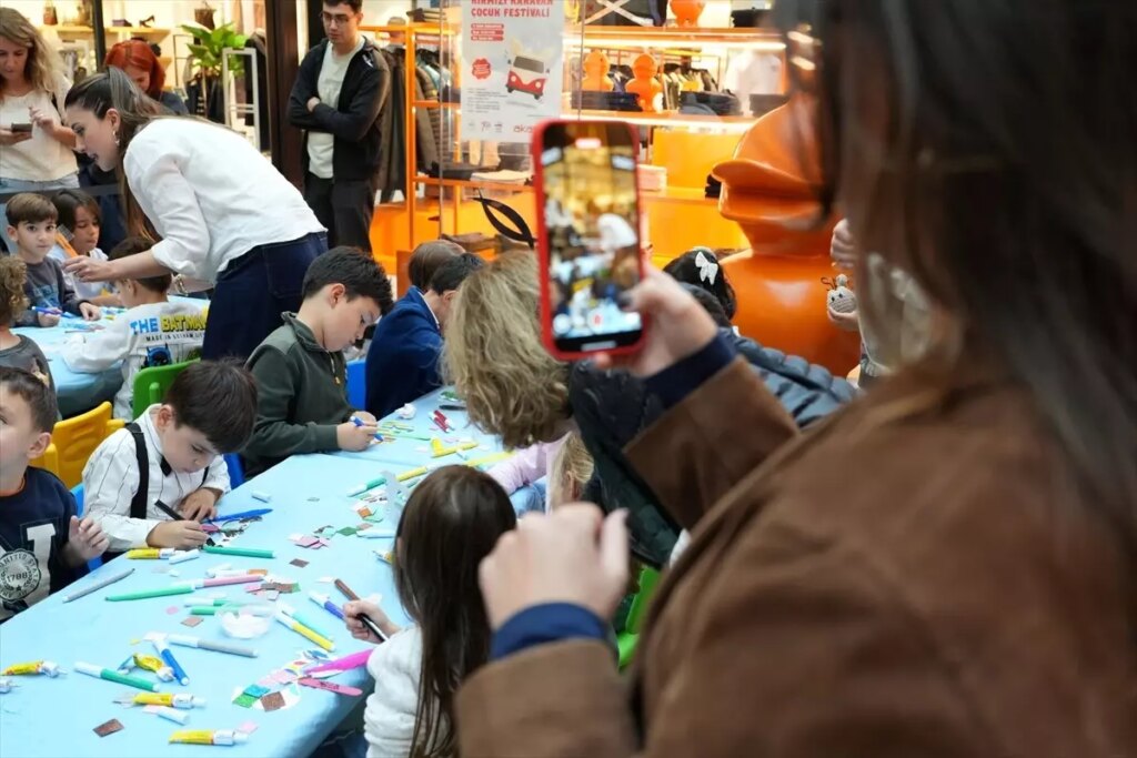 kirmizi karavan projesi ile cocuklar gelecege umut tasiyor 7g4ztLwm.jpg