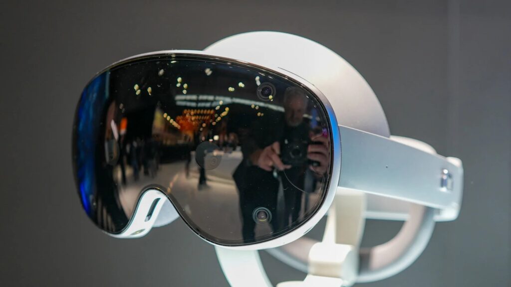 samsung ilk android xr basligini tanitiyor tarih resmilesti EPPQ9dA3.jpg