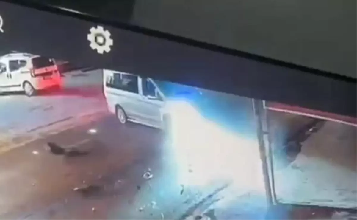 sapancada hafif ticari arac ile motosiklet carpisti 2 yarali hJvFDkHQ.jpg