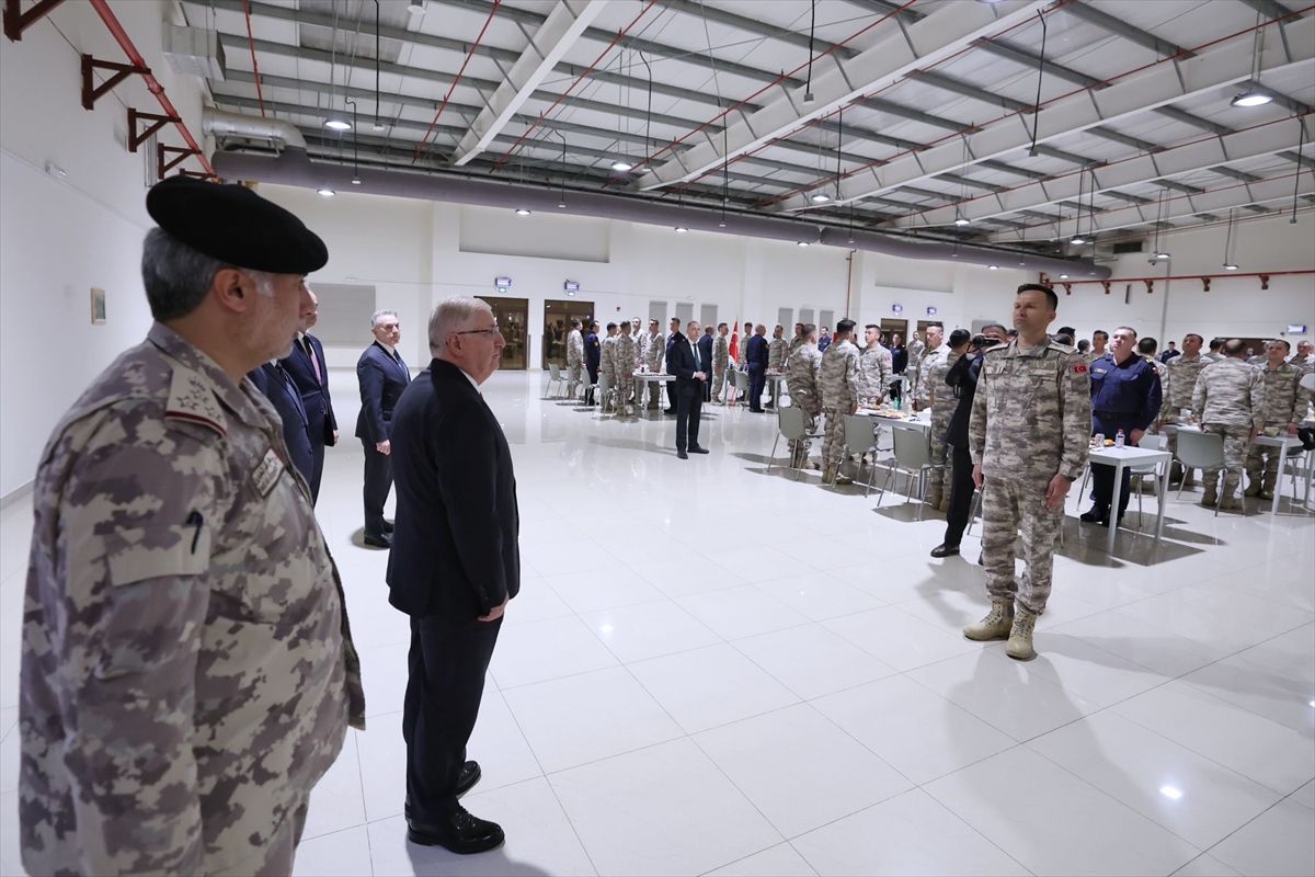 Milli Savunma Bakanı Güler, Katar Türk Birliği’ni Ziyaret Etti