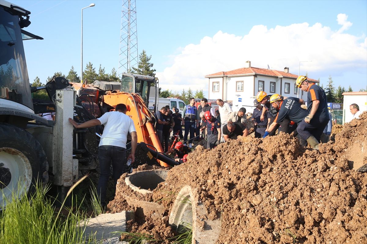 Kastamonu’da Toprak Altında Kalan İşçi Kurtarılıyor