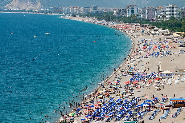 ** Antalya’da 2026 Yazının Parlayan Plajları