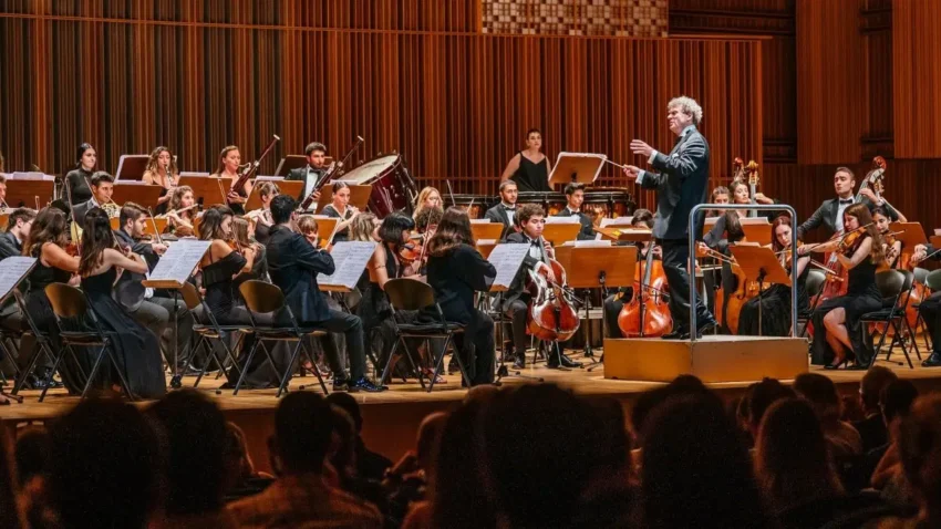 Turkiye genclik filarmoni orkestrasi 20 yilini 10 konserlik turneyle kutlayacak OwK8vtFZ